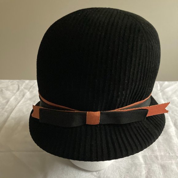 Vintage 60s TOSCANO Charmaine Original Black Felt Bow CLOCHE HAT Made in Italy - Picture 2 of 10